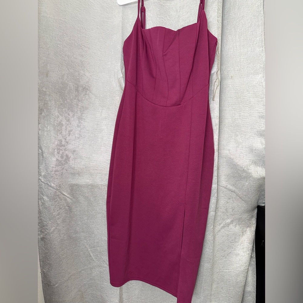 Privy Strapless Magenta Dress